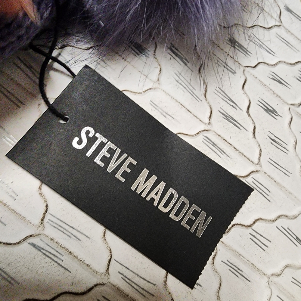 NWT Steve Madden pom pom beanie - Picture 4 of 7